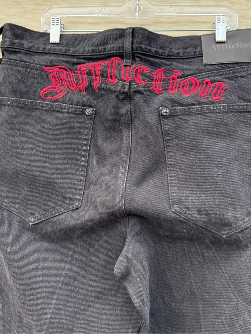 Affliction Black Jeans Red Skull Embroidery Y2K Biker 38X32 Men - Picture 13 of 16